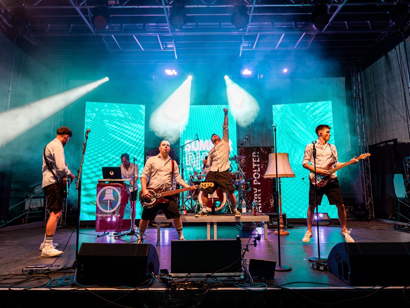 Wir spielen gemeinsam auf der Bühne der Summer Disco in Wipperfürth